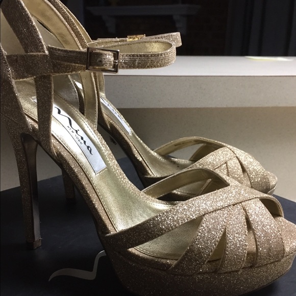 Gold sparkly heels - Picture 1 of 2